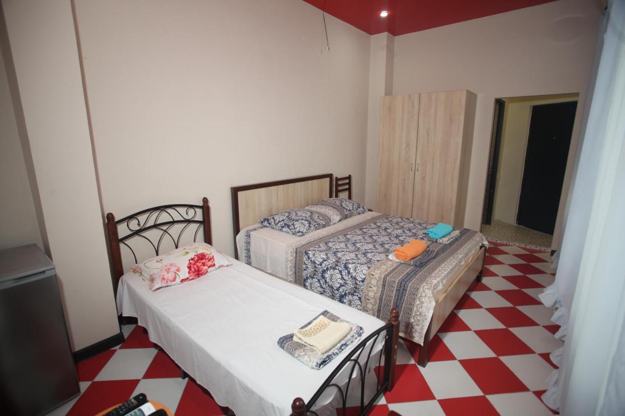 John'S Hotel Szuhumi Kültér fotó